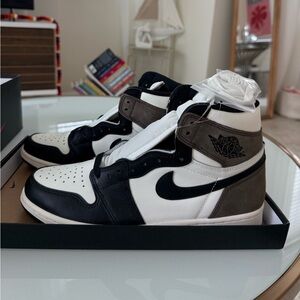 Air Jordan 1 retro high og “dark mocha” size 10 in men’s.